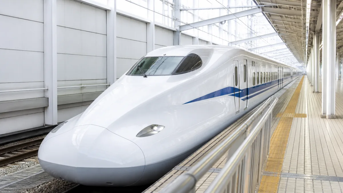 「Shinkansen」と「bullet train」はどっちが正解？使い分けの基準の解説画像
