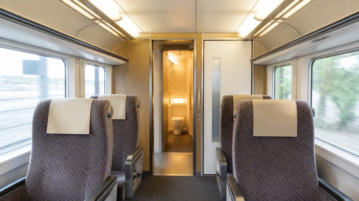 グリーン車のトイレは5号車に集中｜普通車にない設備もの解説画像