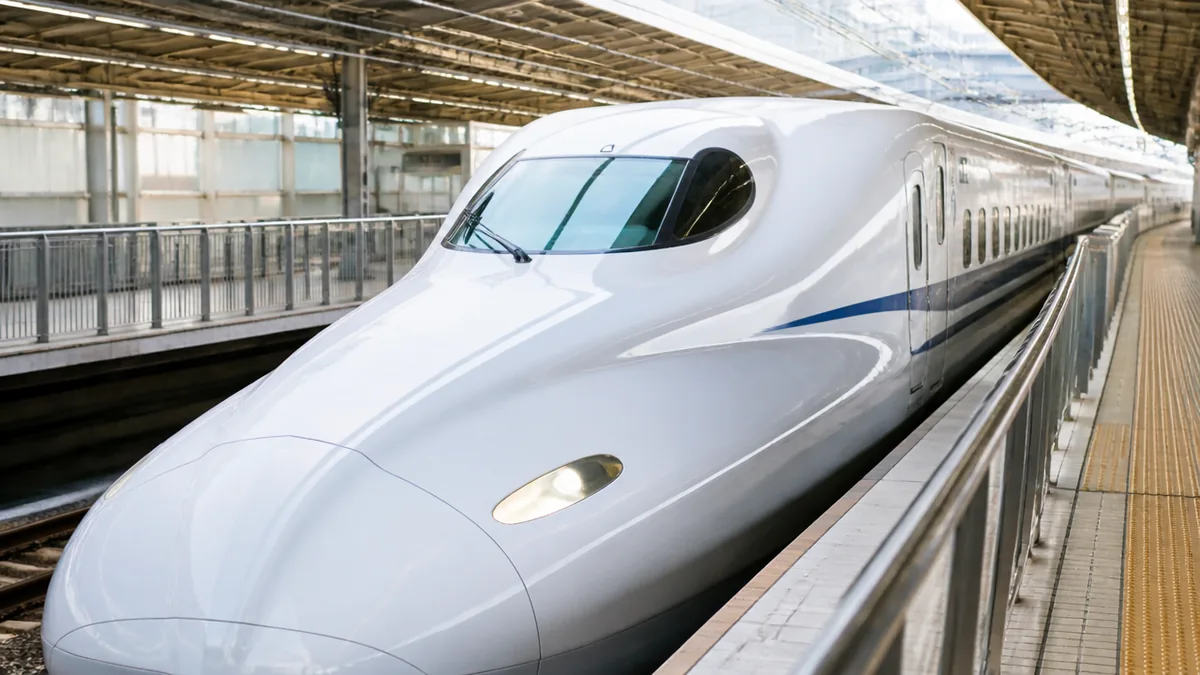 新幹線「のぞみ」全席指定は2026年度も繁忙期限定!対象期間一覧と予約なしで乗る方法のアイキャッチ画像