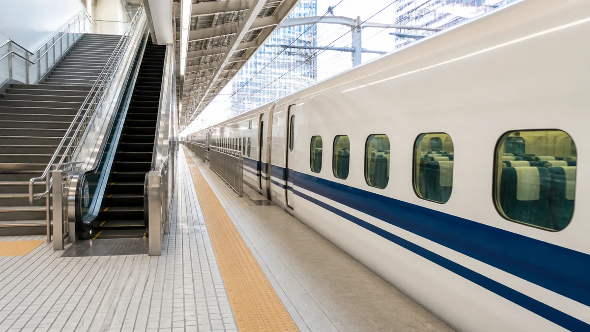 階段・エスカレーターに近いのは何号車?降りてからの最短ルートの解説画像