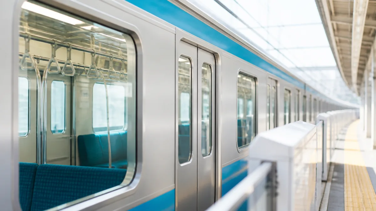 御徒町だけ特別扱い？平日と土休日で停車駅が変わるカラクリの解説画像
