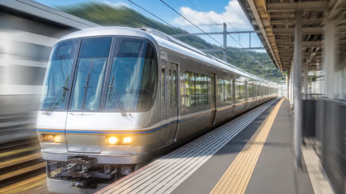 関西の「新快速」が別格な理由｜時速130kmで走る俊足列車の解説画像