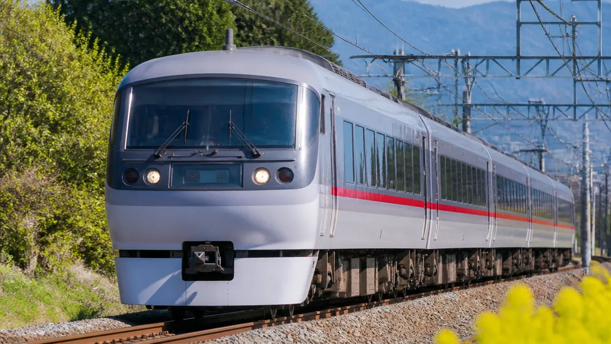 西武10000系ニューレッドアローは2027年に定期運行終了！小江戸の料金・座席・観光特急化まで全解説のアイキャッチ画像