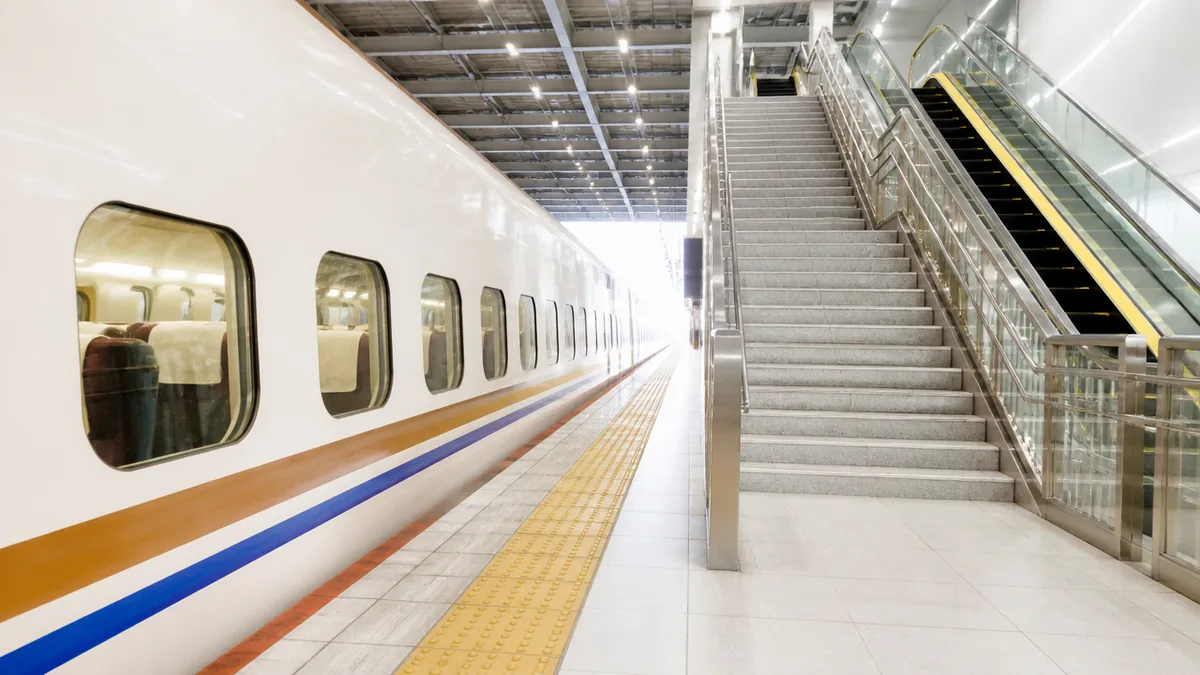 階段・エスカレーターに近いのは何号車？博多駅の乗車位置ガイドの解説画像