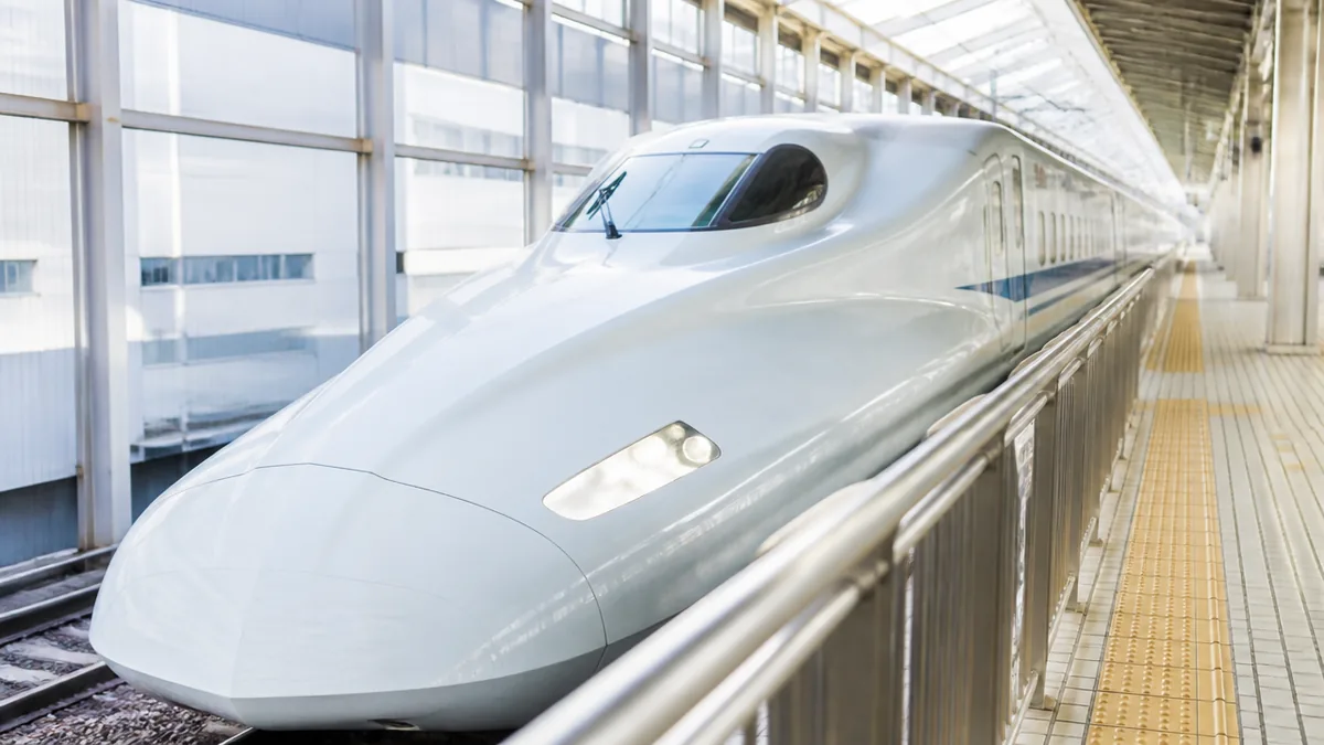 広島駅の新幹線ホームは11〜14番線！階段が近い号車・改札・乗り換えを完全ガイドのアイキャッチ画像
