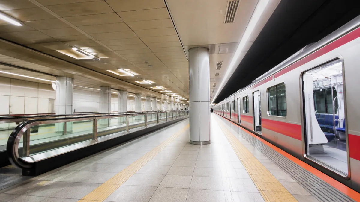 東京駅の京葉線ホームはなぜ「日本一遠い」？地下4階・徒歩500mの正体の解説画像