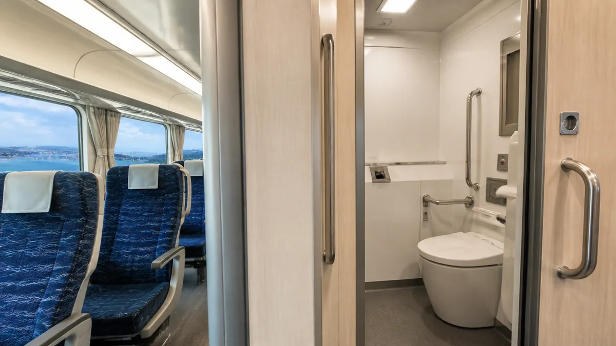 自由席で乗る人はどの号車に乗ればトイレが近い?の解説画像