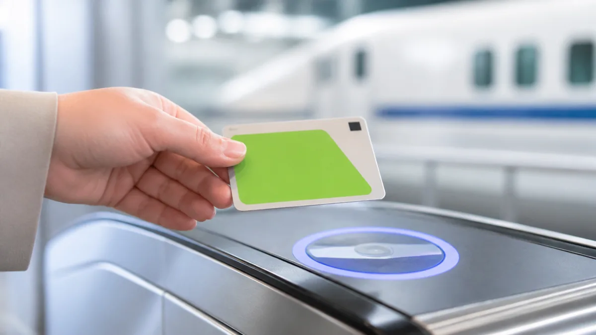 Suicaの由来は「Super Urban Intelligent CArd」｜名前に3つの意味が重ねてあるの解説画像