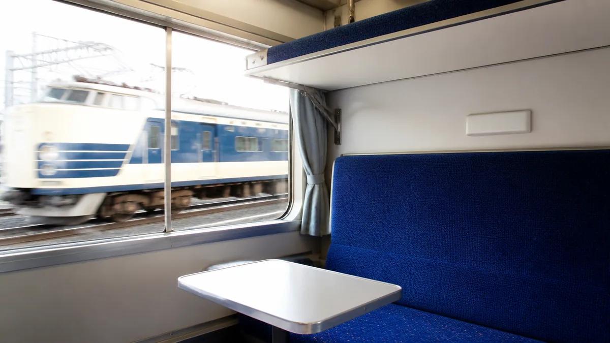 種車の583系はどんな特急だった？世界初の寝台電車が余った理由の解説画像