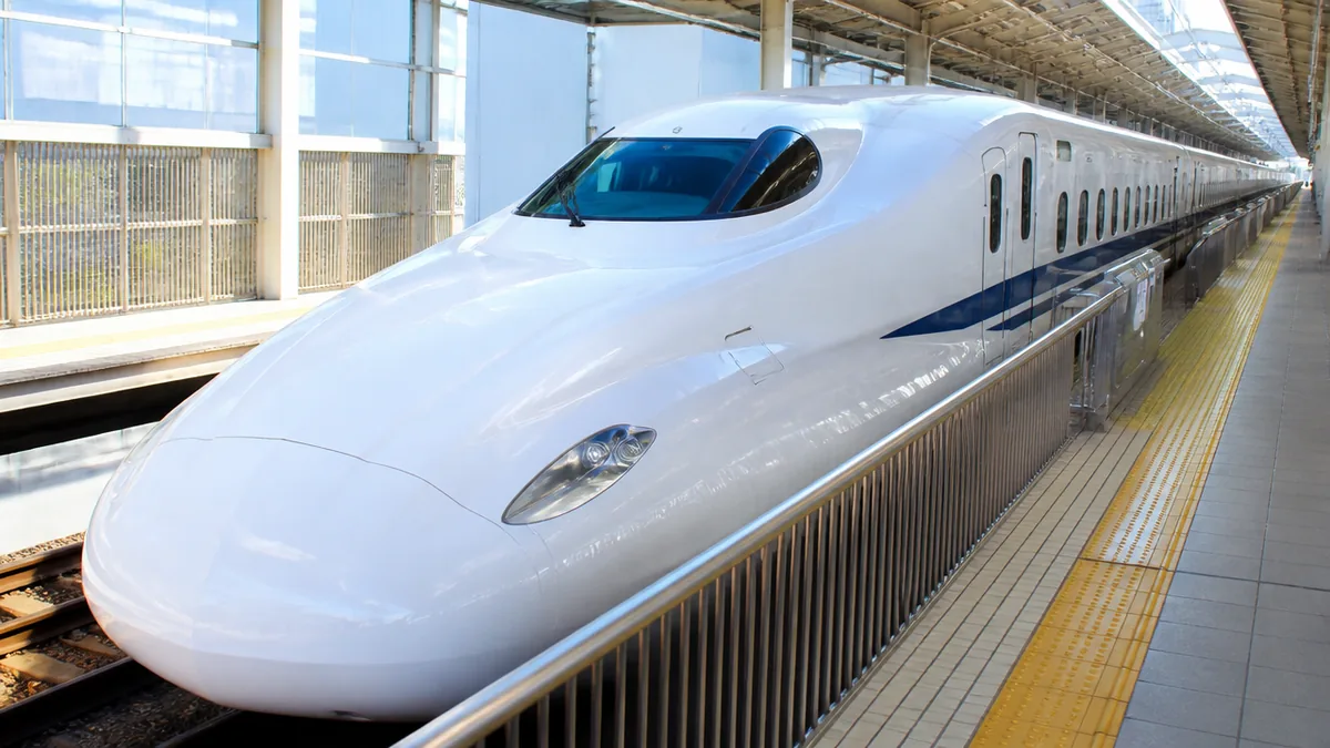 新幹線 ひかりの座席表を1枚で把握|16両の号車配置の解説画像