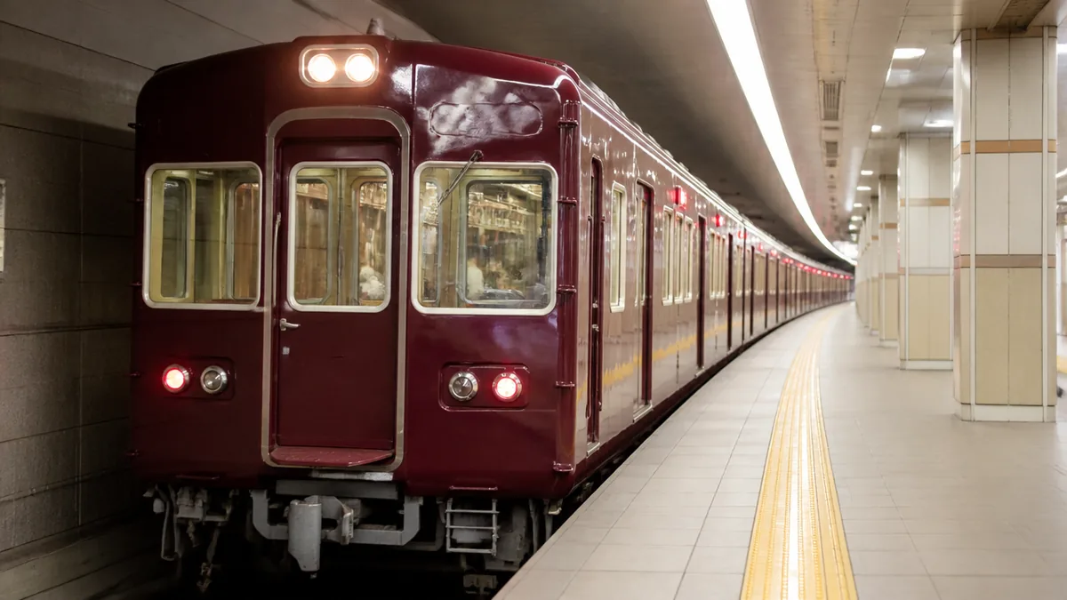 阪急3300系とは？堺筋線直通のために生まれた京都線の古参電車の解説画像