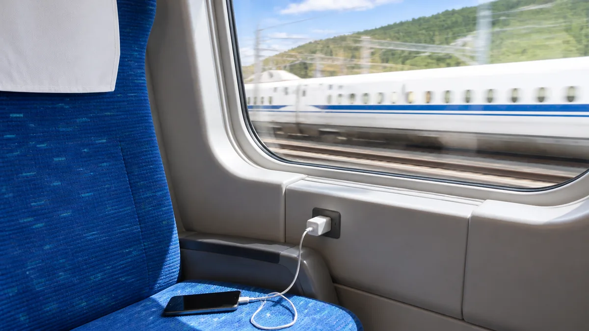 新幹線のぞみで充電器が使えるかは「車両形式」でほぼ決まるの解説画像